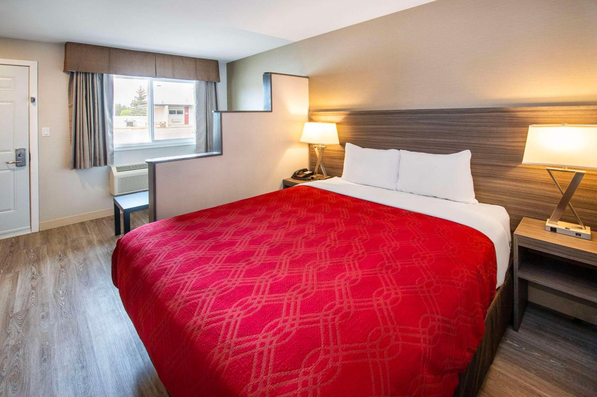 Econo Lodge Inn & Suites Pincher Creek Kültér fotó