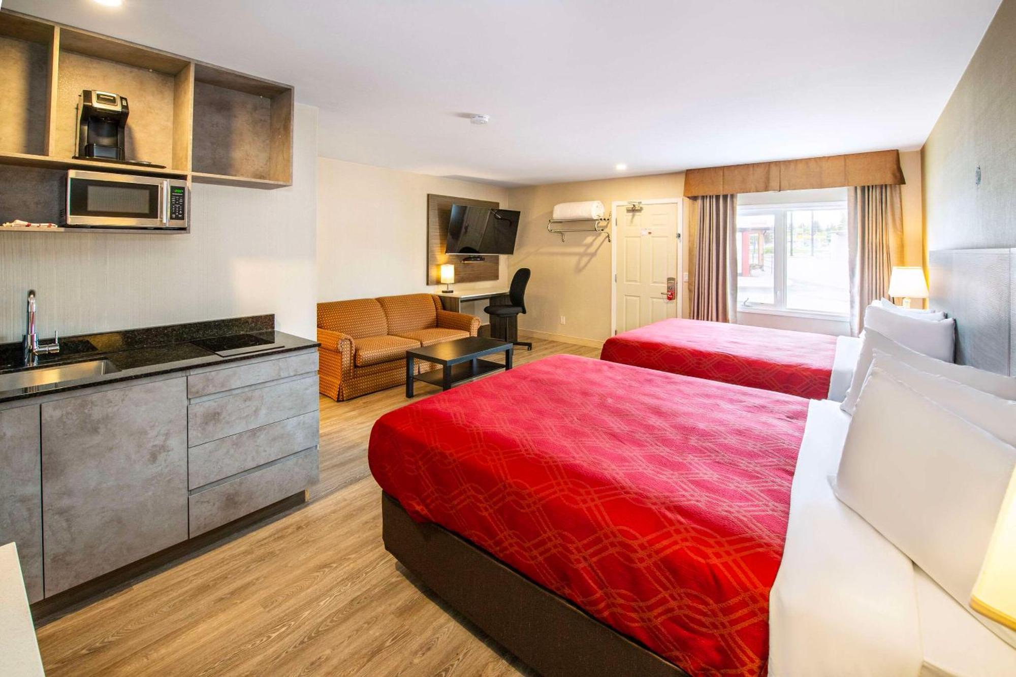 Econo Lodge Inn & Suites Pincher Creek Kültér fotó