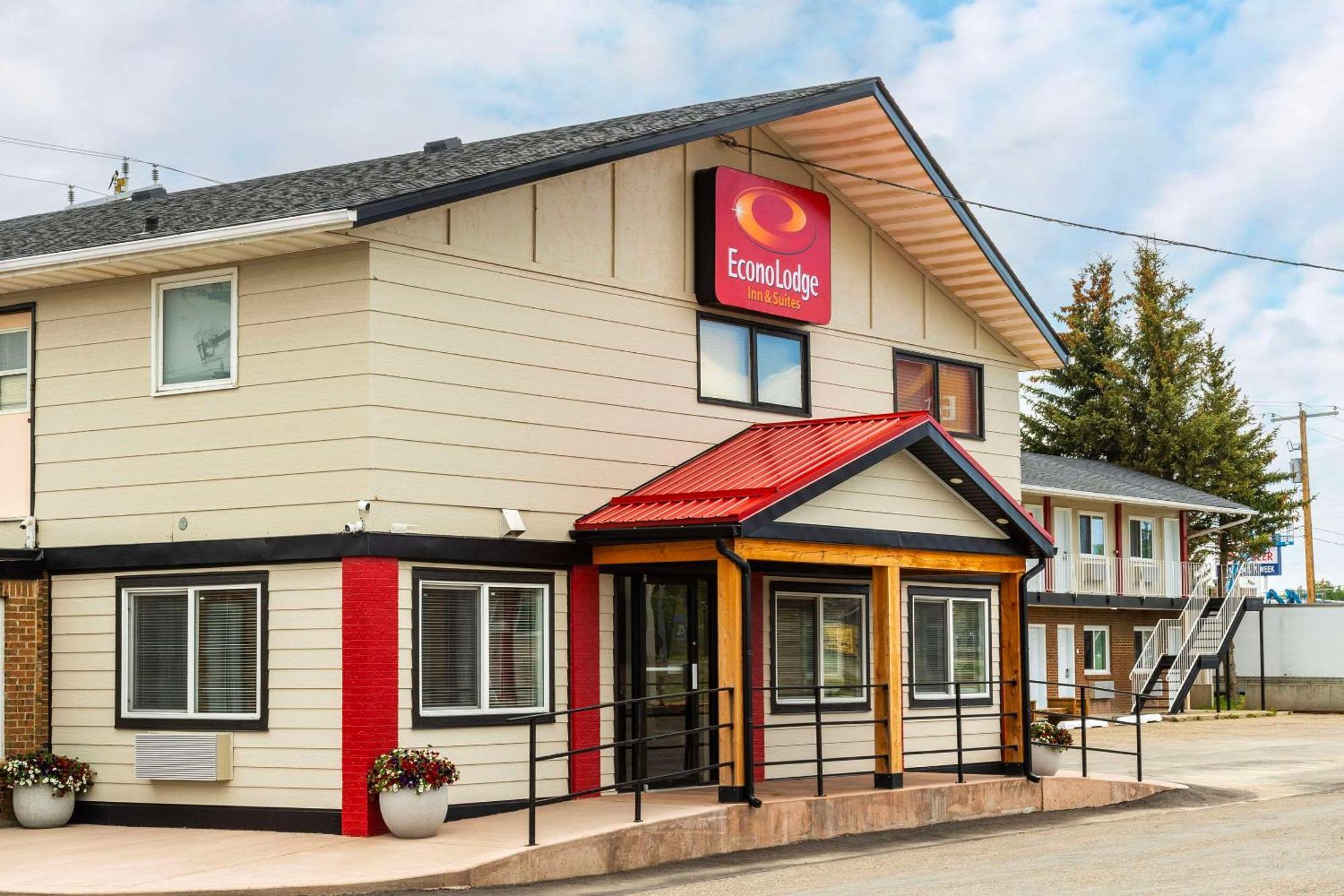 Econo Lodge Inn & Suites Pincher Creek Kültér fotó