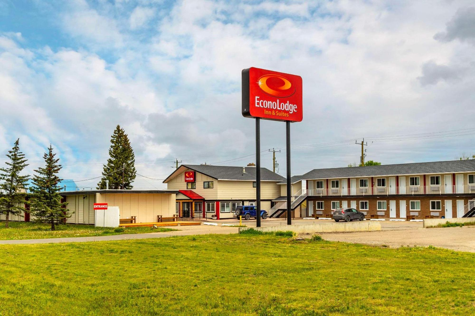 Econo Lodge Inn & Suites Pincher Creek Kültér fotó